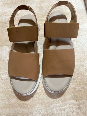 The FLEXX Womens  Brown Slingback Platform Sandals